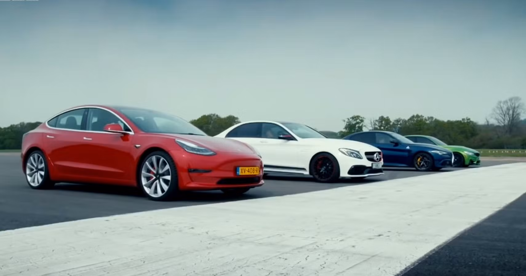 2021 Porsche Macan S (Carmine Red)